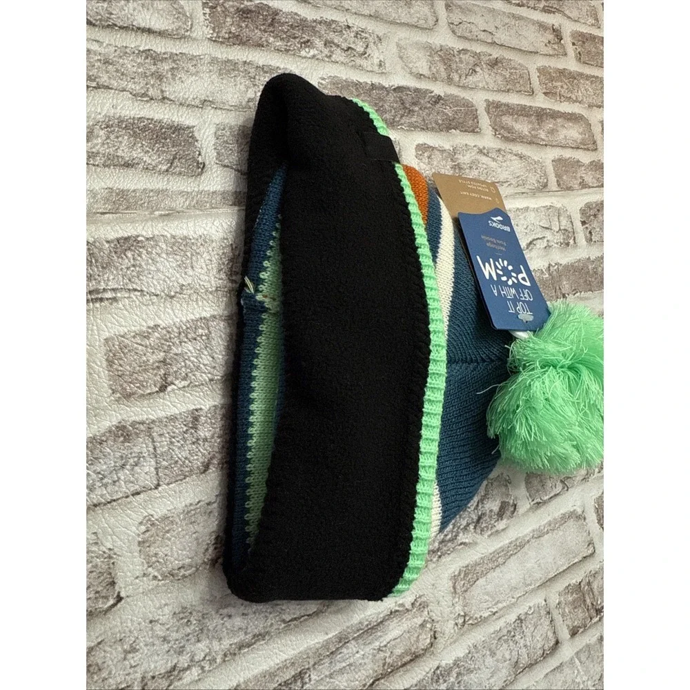 Brooks Heritage Pom Beanie‎ Happy Run Brand New Winter Hat Exercise Workout Gear